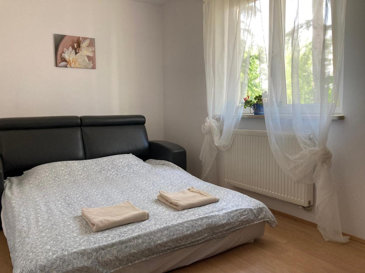 Apartmán Dom Chotomow Exteriér fotografie